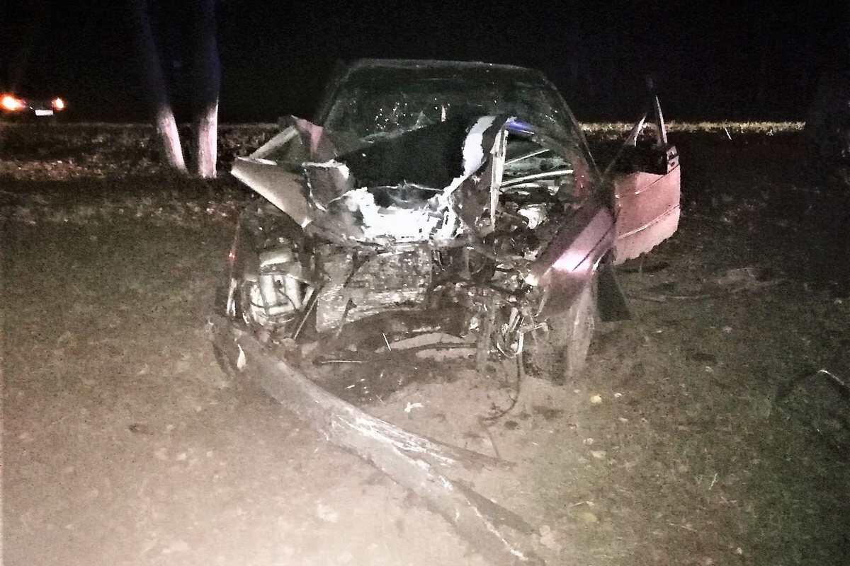 ДТП в Копыльском районе: автомобиль «Мерседес» врезался в дерево